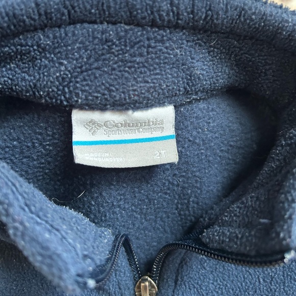 🌟Columbia Dark Blue Fleece Vest - Picture 3 of 6